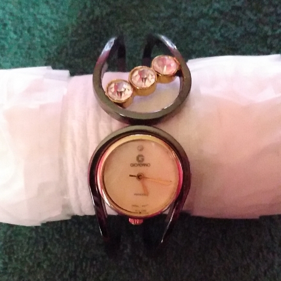 Giordano Black and Gold Watch Bracelet - Picture 1 of 9